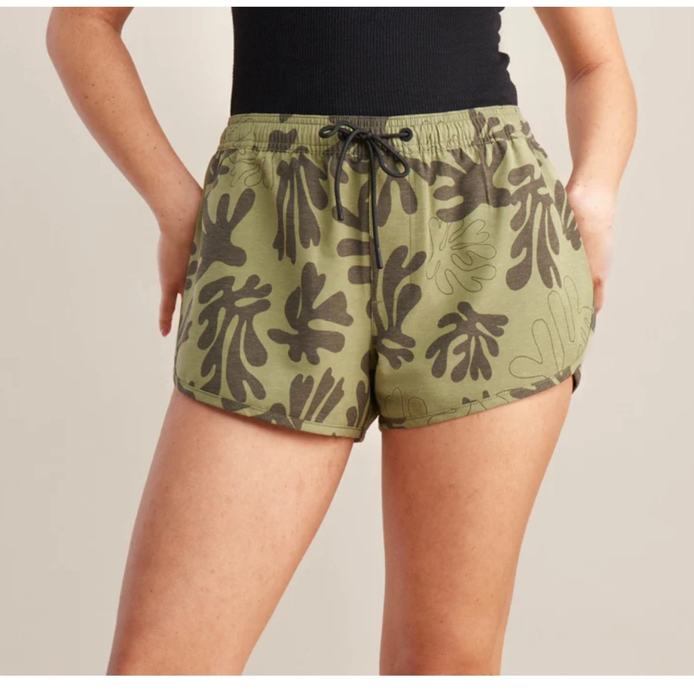 Roark Overseas Women’s Shorts - military color - NWOT
